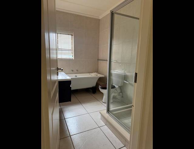 2 BEDROOM APARTMENT FOR SALE IN FOURWAYS